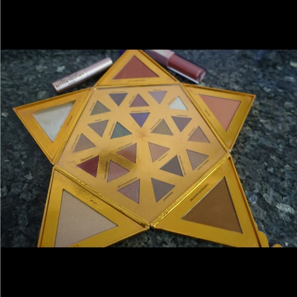 Too Faced Christmas Star Limited Edition Set - Picture 6 of 7